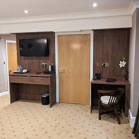 The Tudor Hotel Eastcote Esterno foto