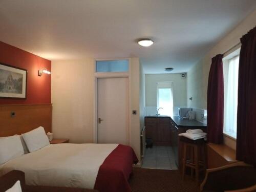 The Tudor Hotel Eastcote Esterno foto
