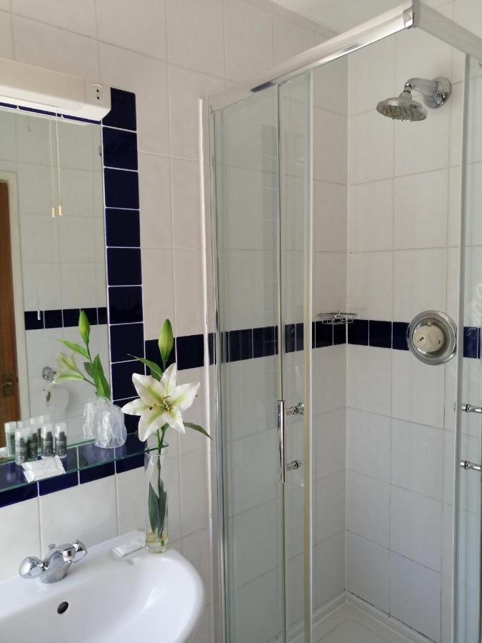 The Tudor Hotel Eastcote Esterno foto