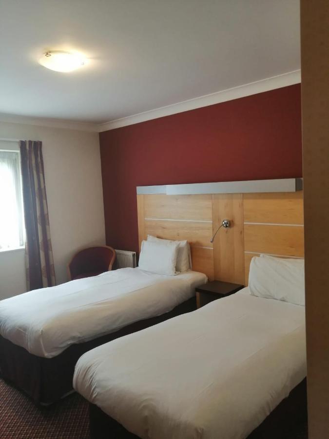 The Tudor Hotel Eastcote Esterno foto