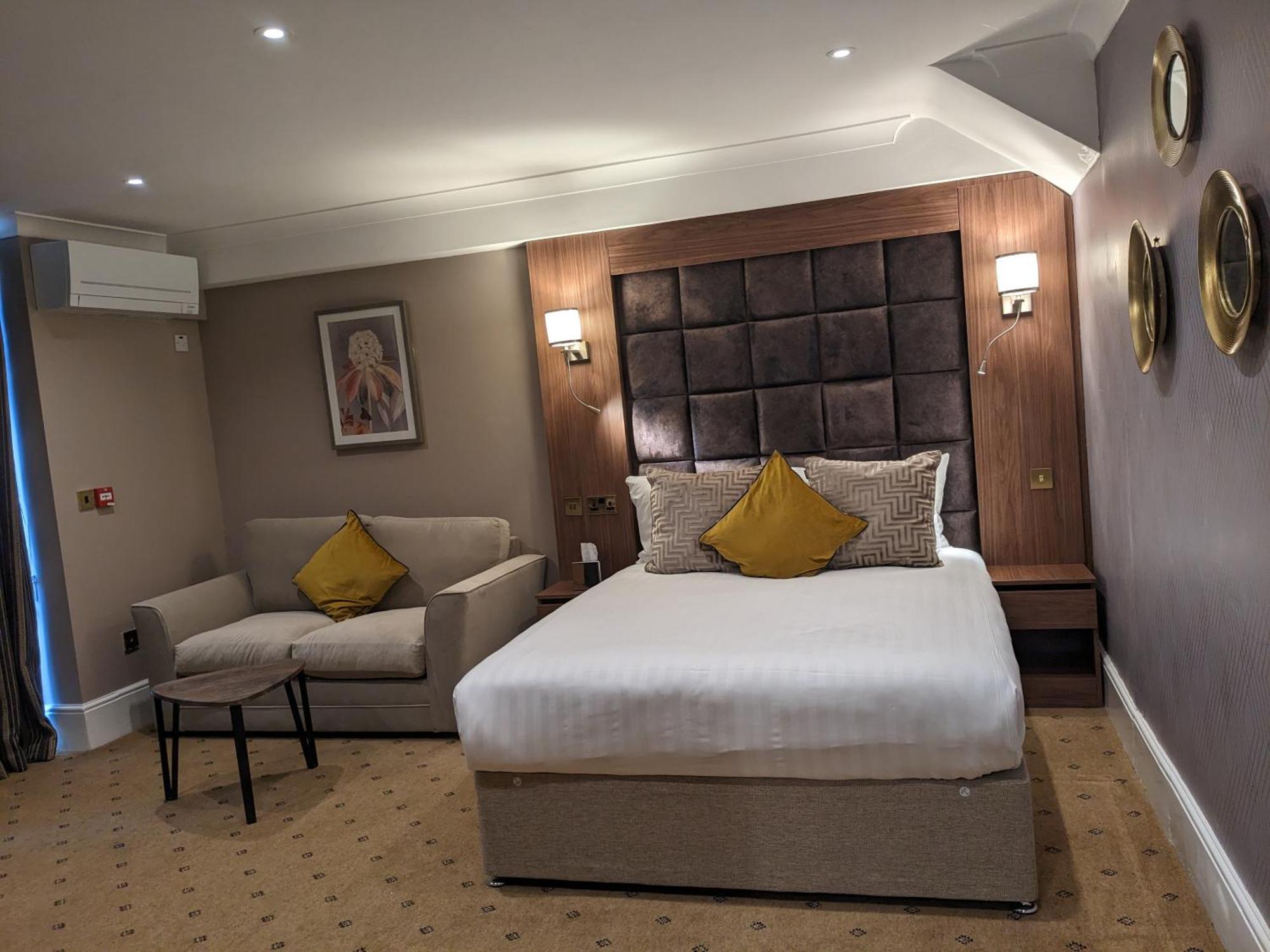 The Tudor Hotel Eastcote Esterno foto