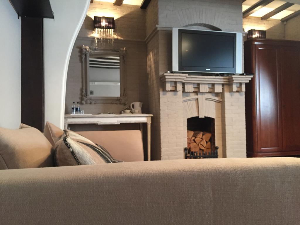 The Tudor Hotel Eastcote Esterno foto