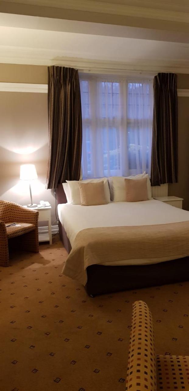 The Tudor Hotel Eastcote Esterno foto